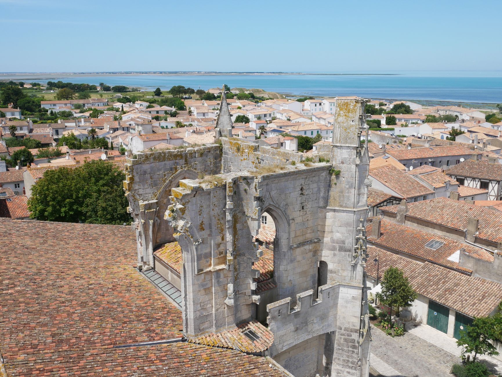 Bâchage de toiture équipe à Troyes